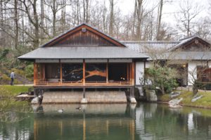 Japanse tuin met kunstwerk Roos van de Velde