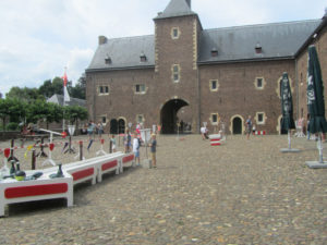 Middeleeuwse spelen op het binnenplein