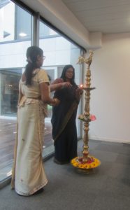 Traditionele opening van de bijeenkomst door de ambassadeur